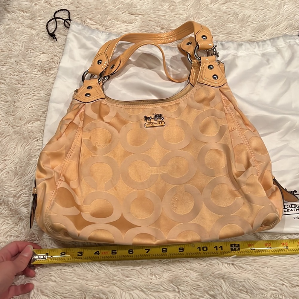 Vintage Signature Coach Handbag - Picture 8 of 9